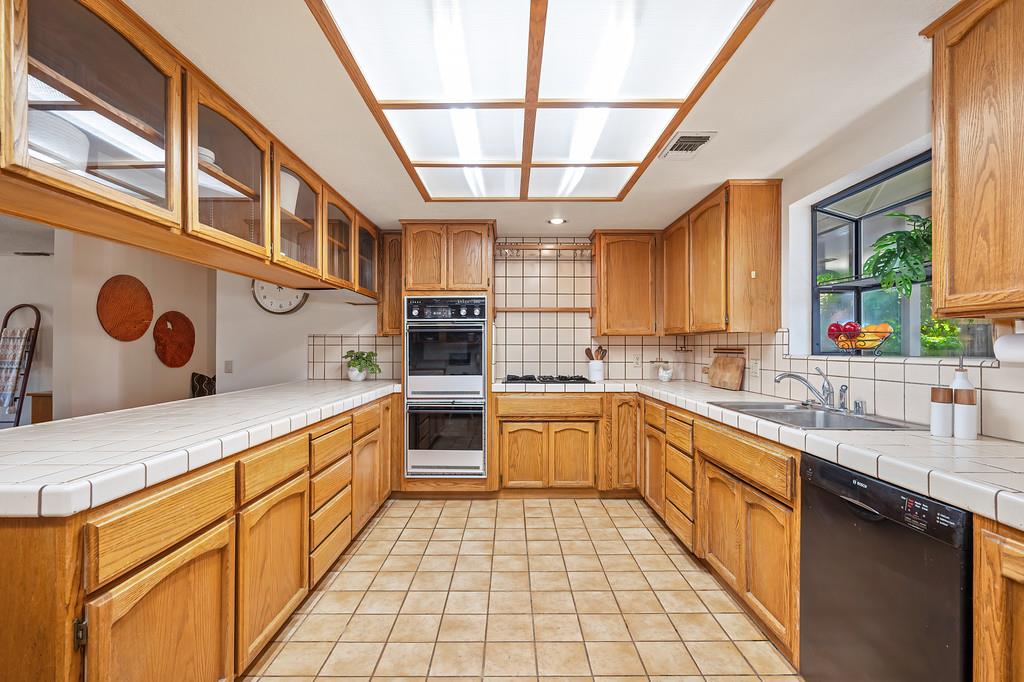 4124 Mindt Court