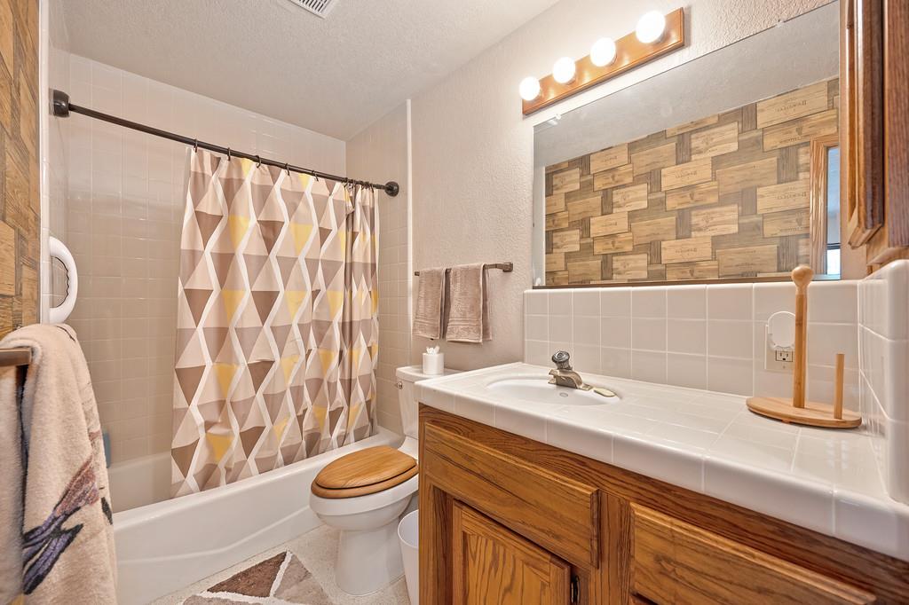 4124 Mindt Court