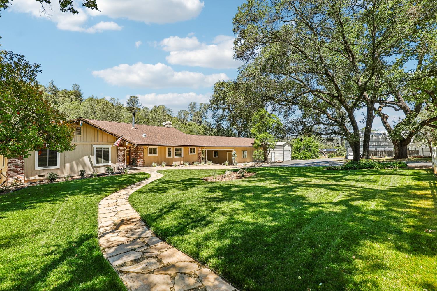 2100 Mulberry Lane