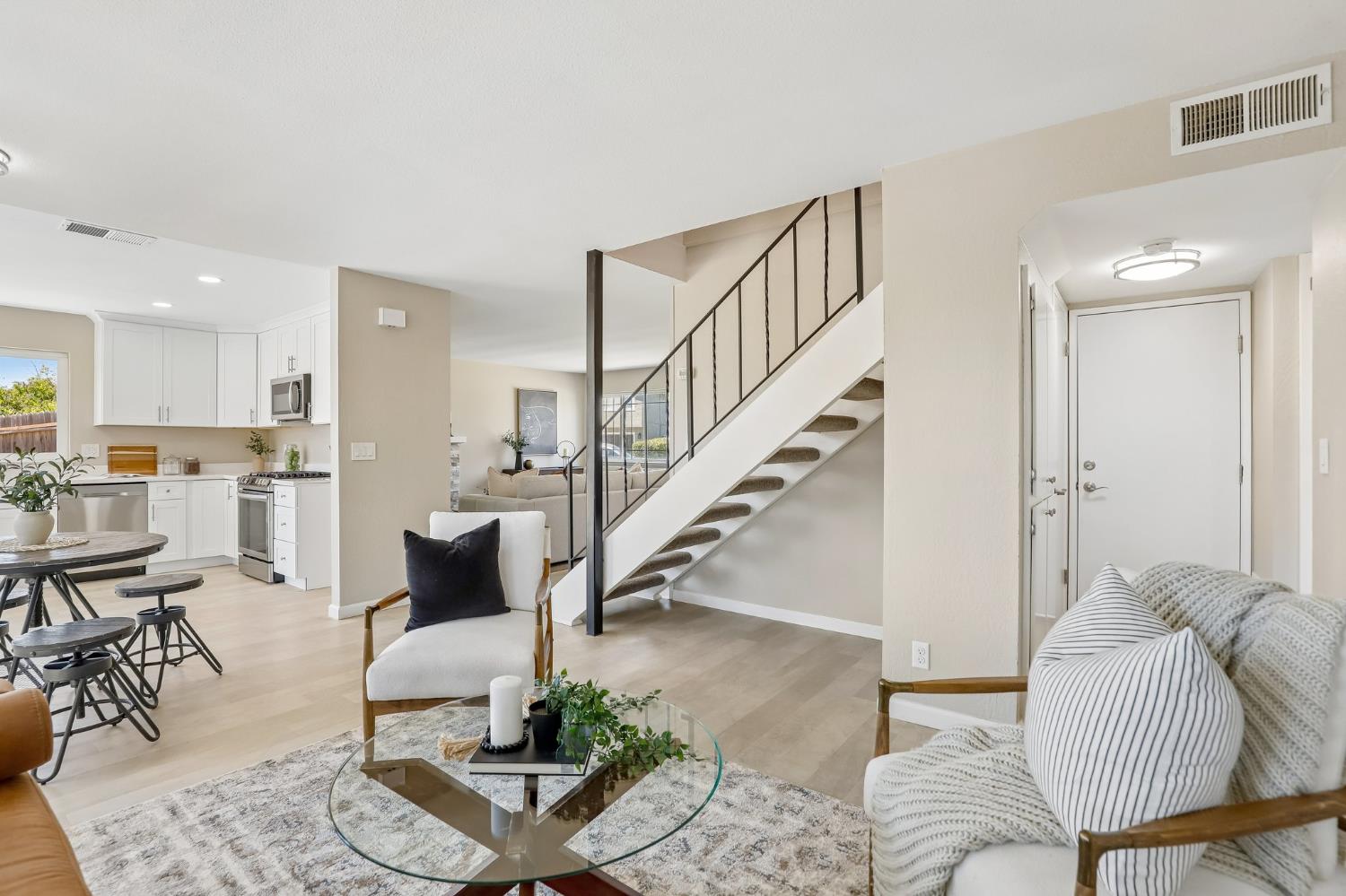 8414 Pyracantha Court