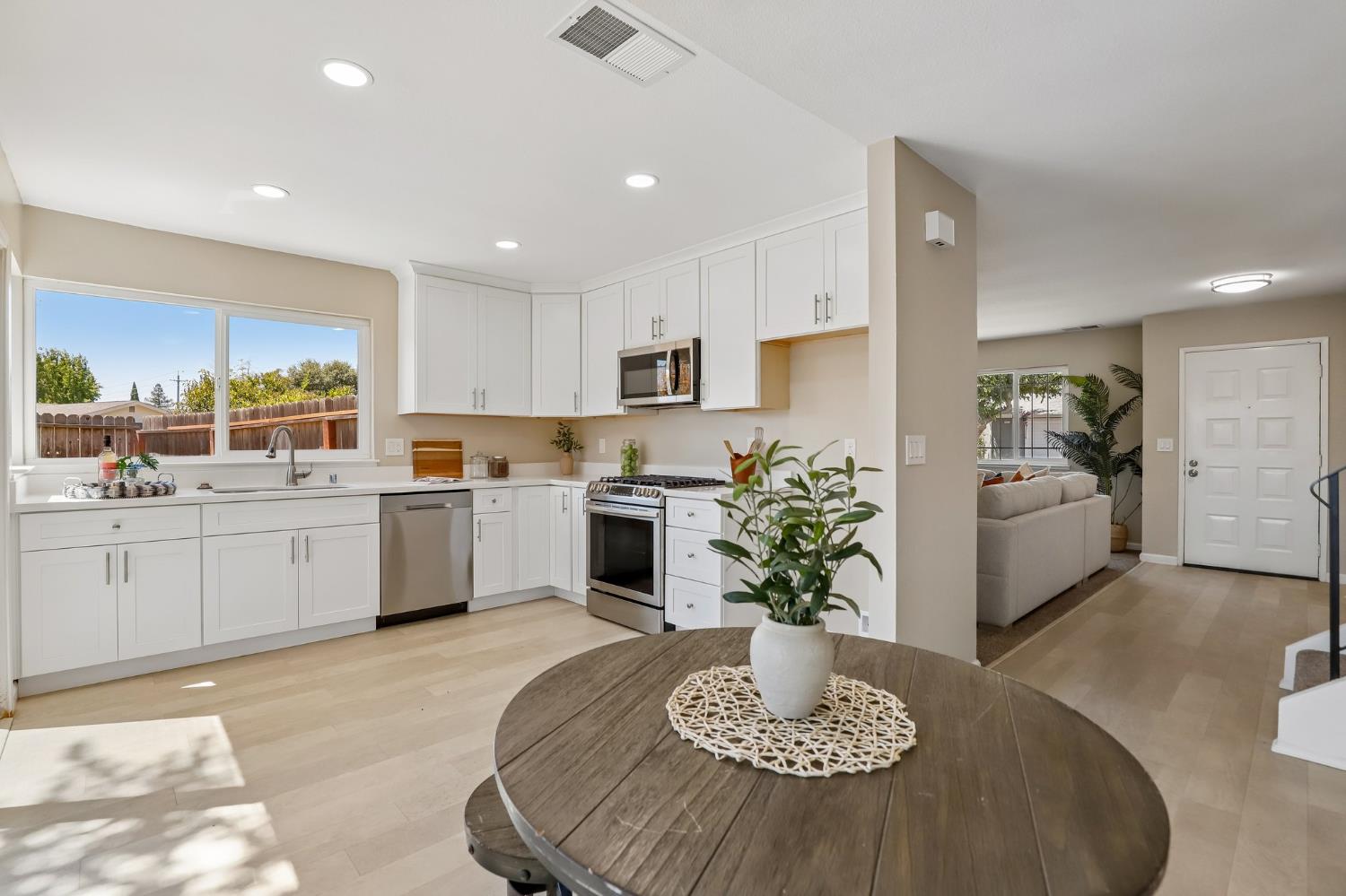 8414 Pyracantha Court