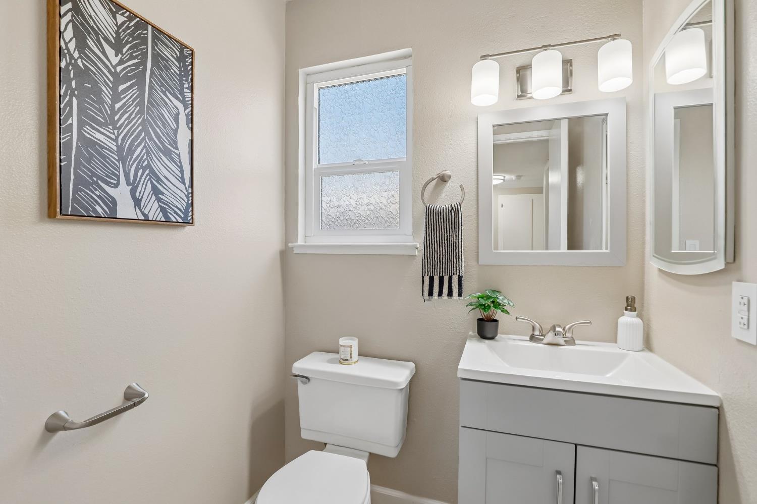 8414 Pyracantha Court