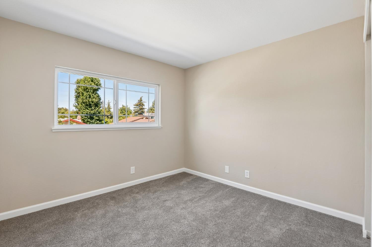 8414 Pyracantha Court