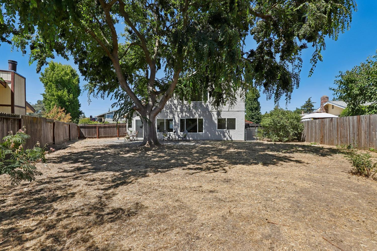 8414 Pyracantha Court