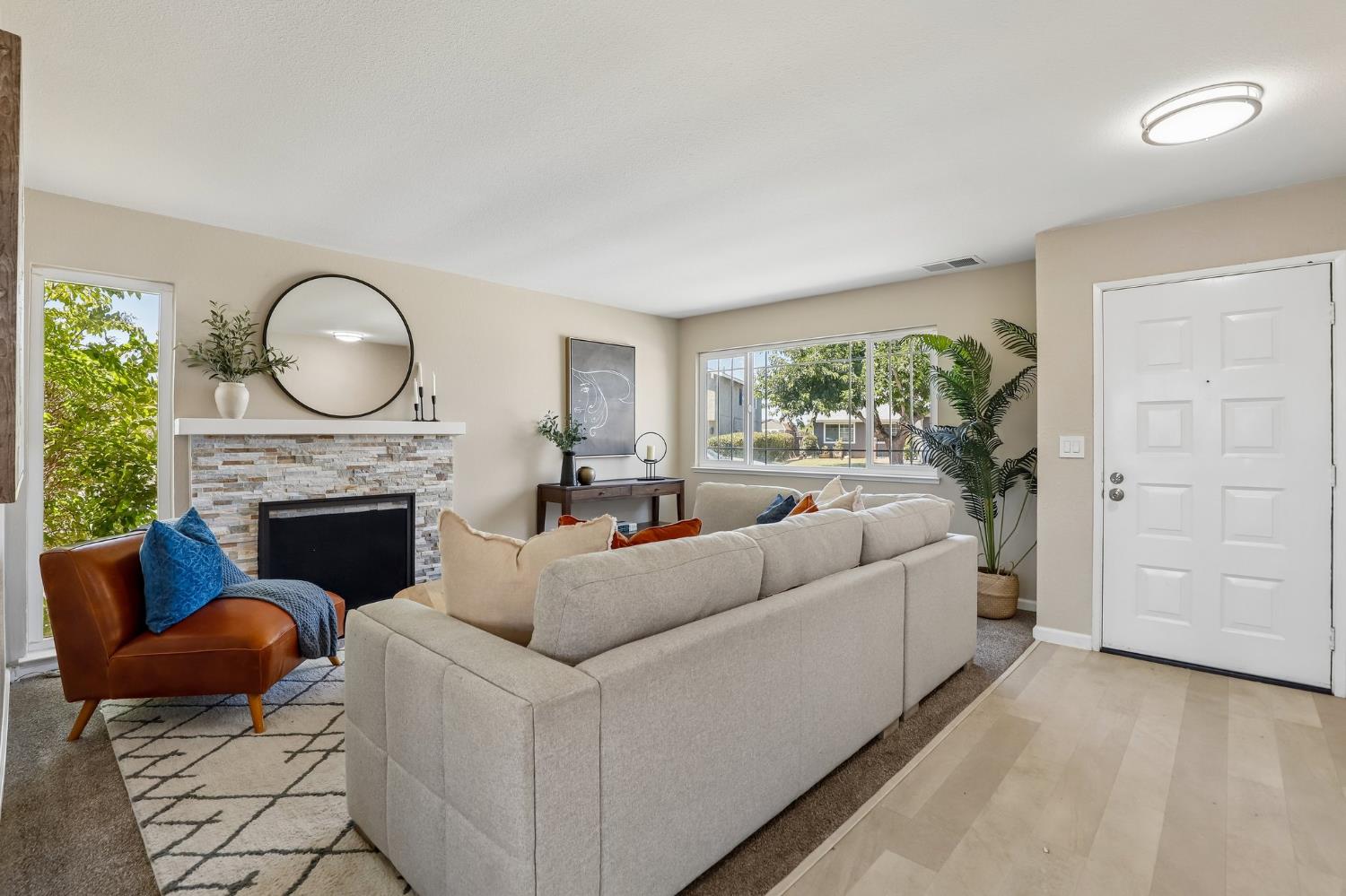 8414 Pyracantha Court