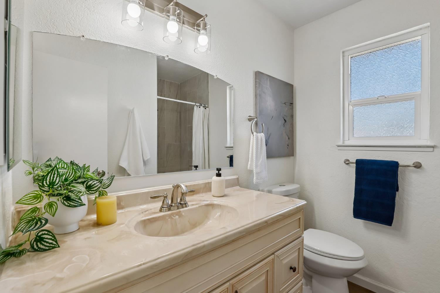 8414 Pyracantha Court