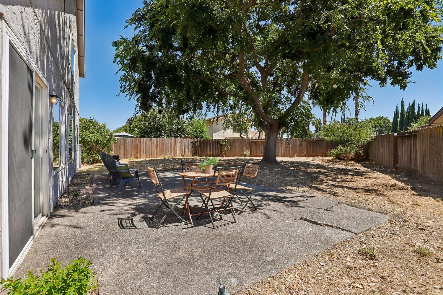 8414 Pyracantha Court