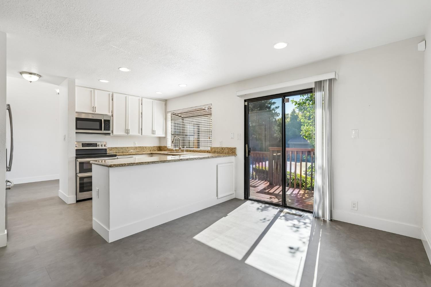 100 Crestridge