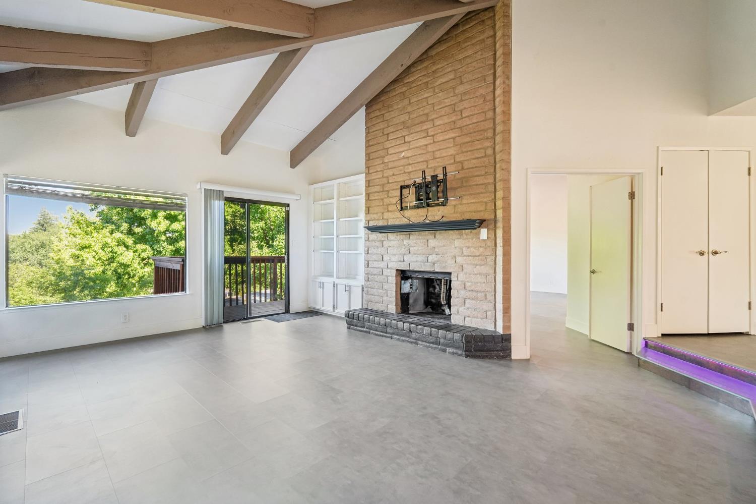 100 Crestridge