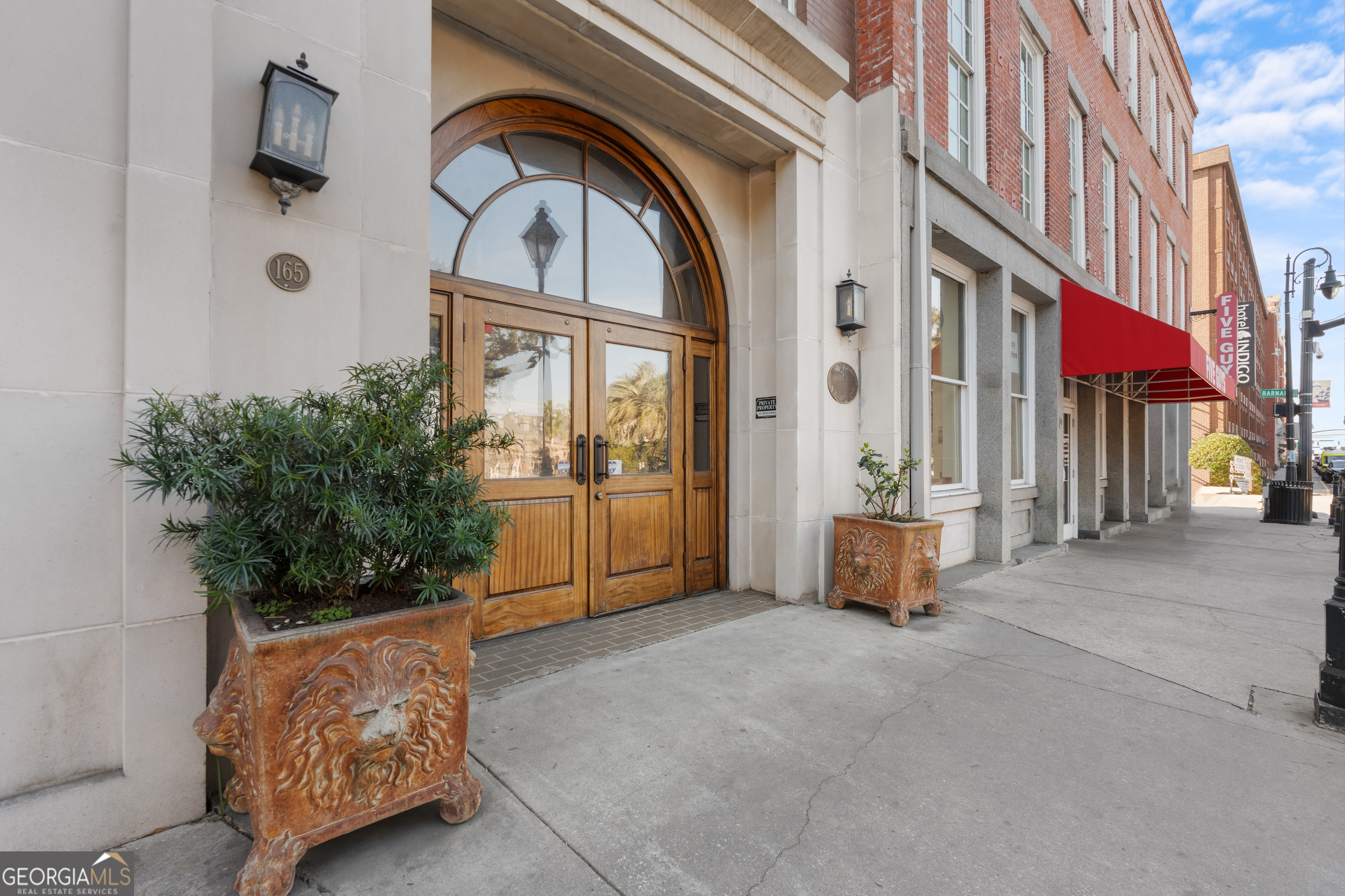 165 W Bay Street # 402W