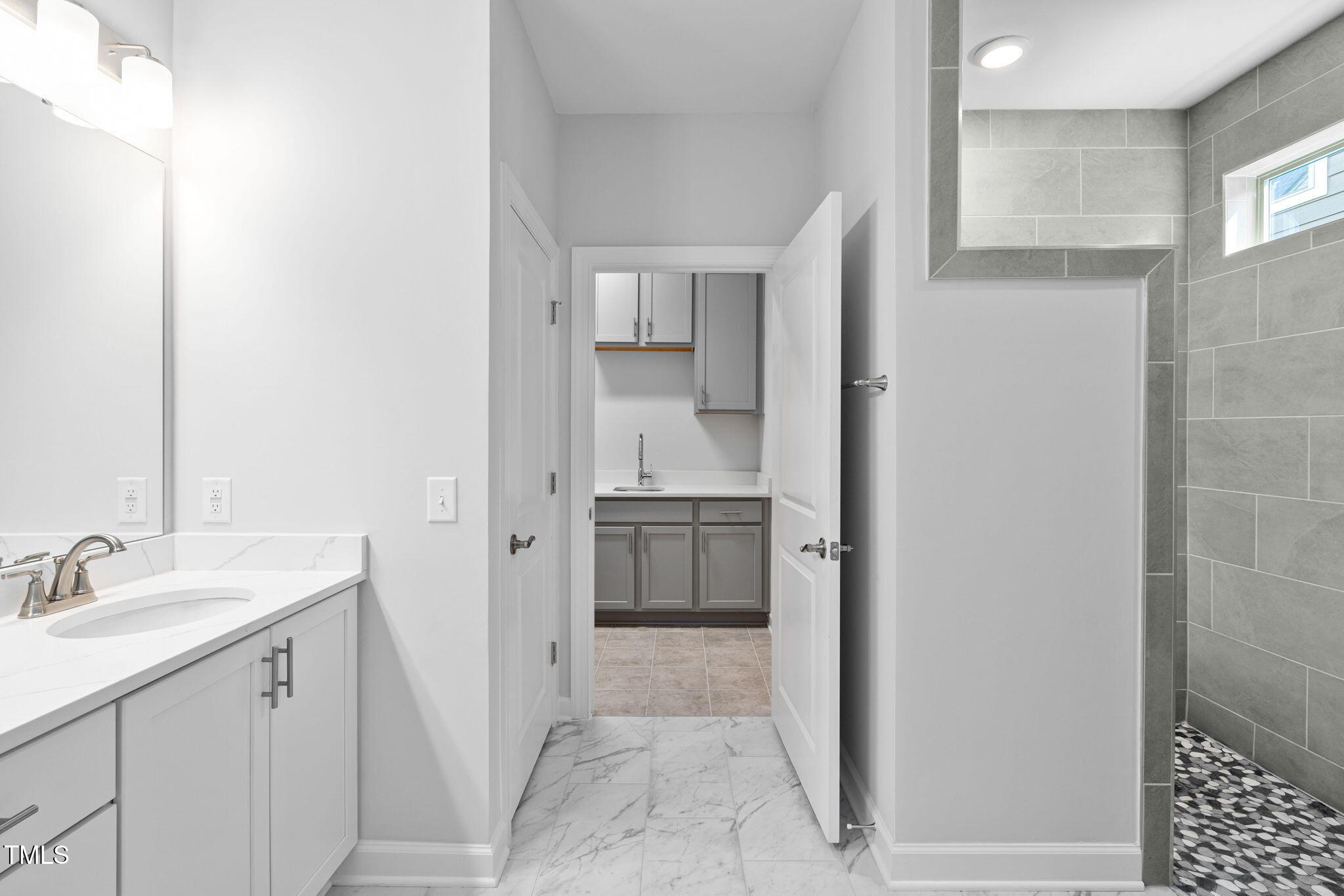 1009 Middleground Circle