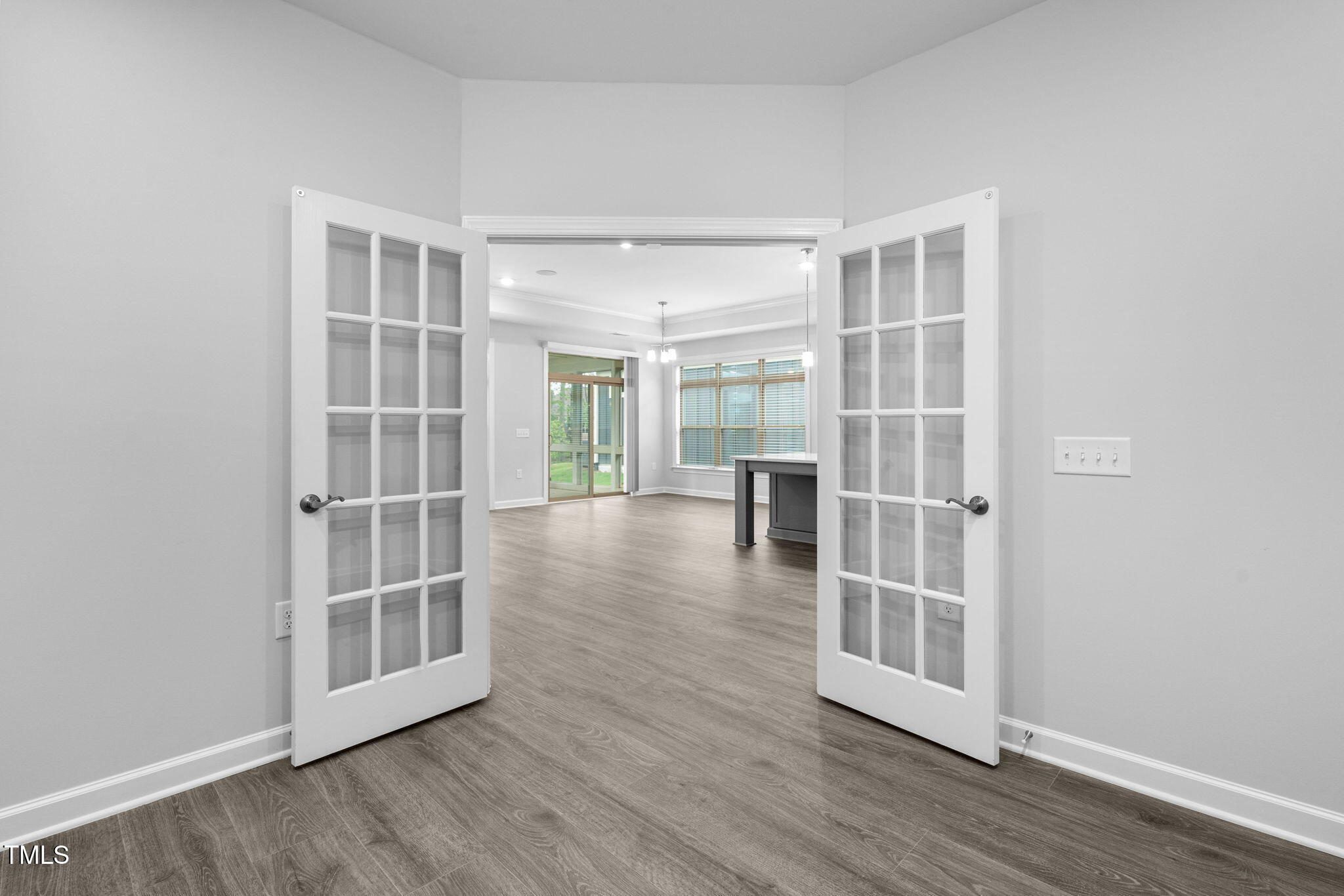1009 Middleground Circle