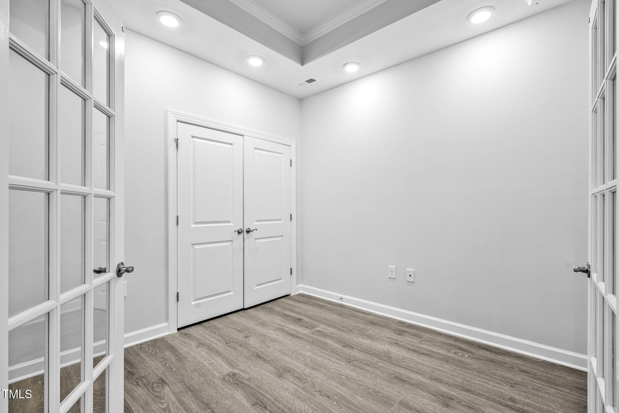 1009 Middleground Circle