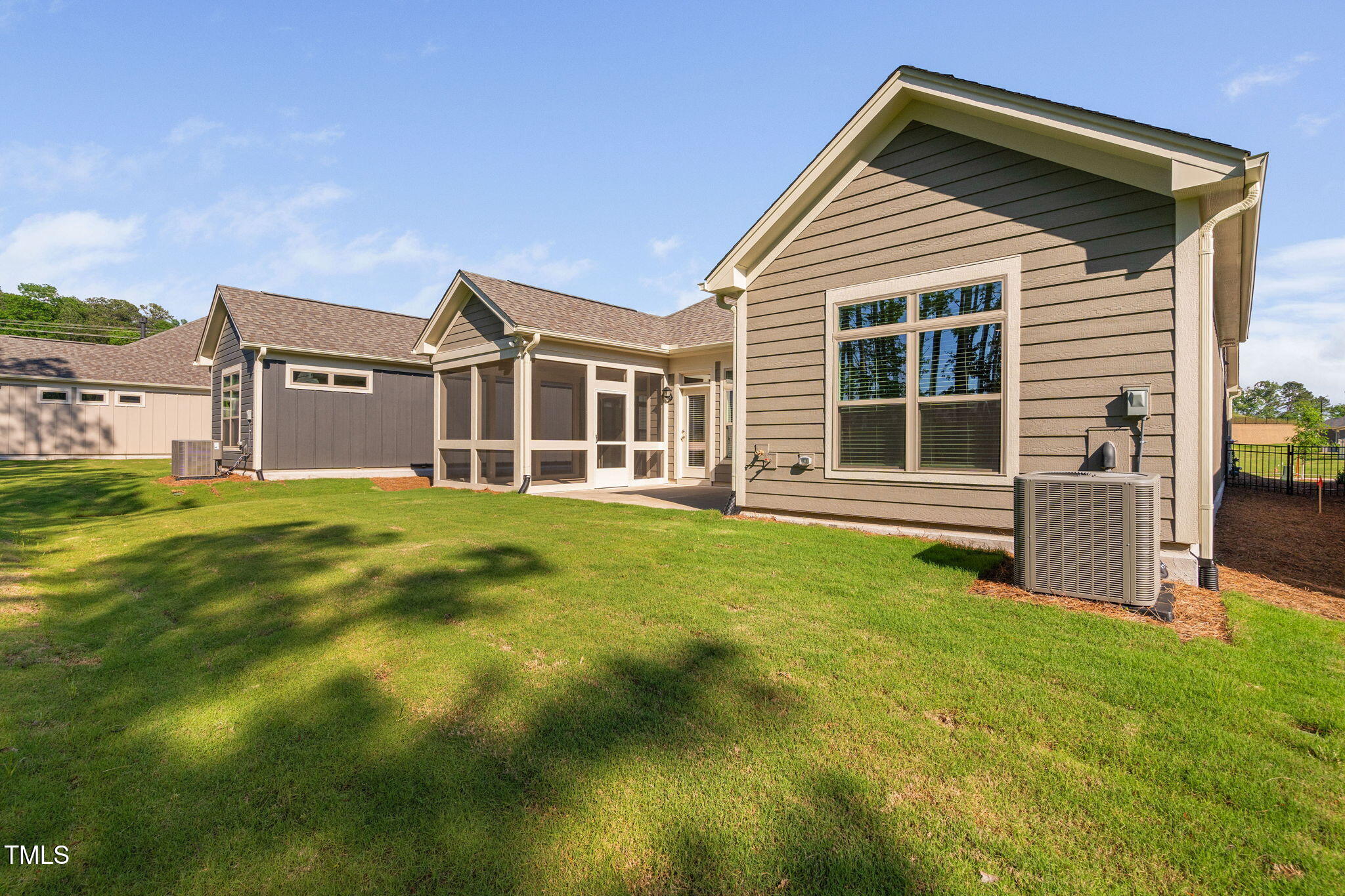 1009 Middleground Circle