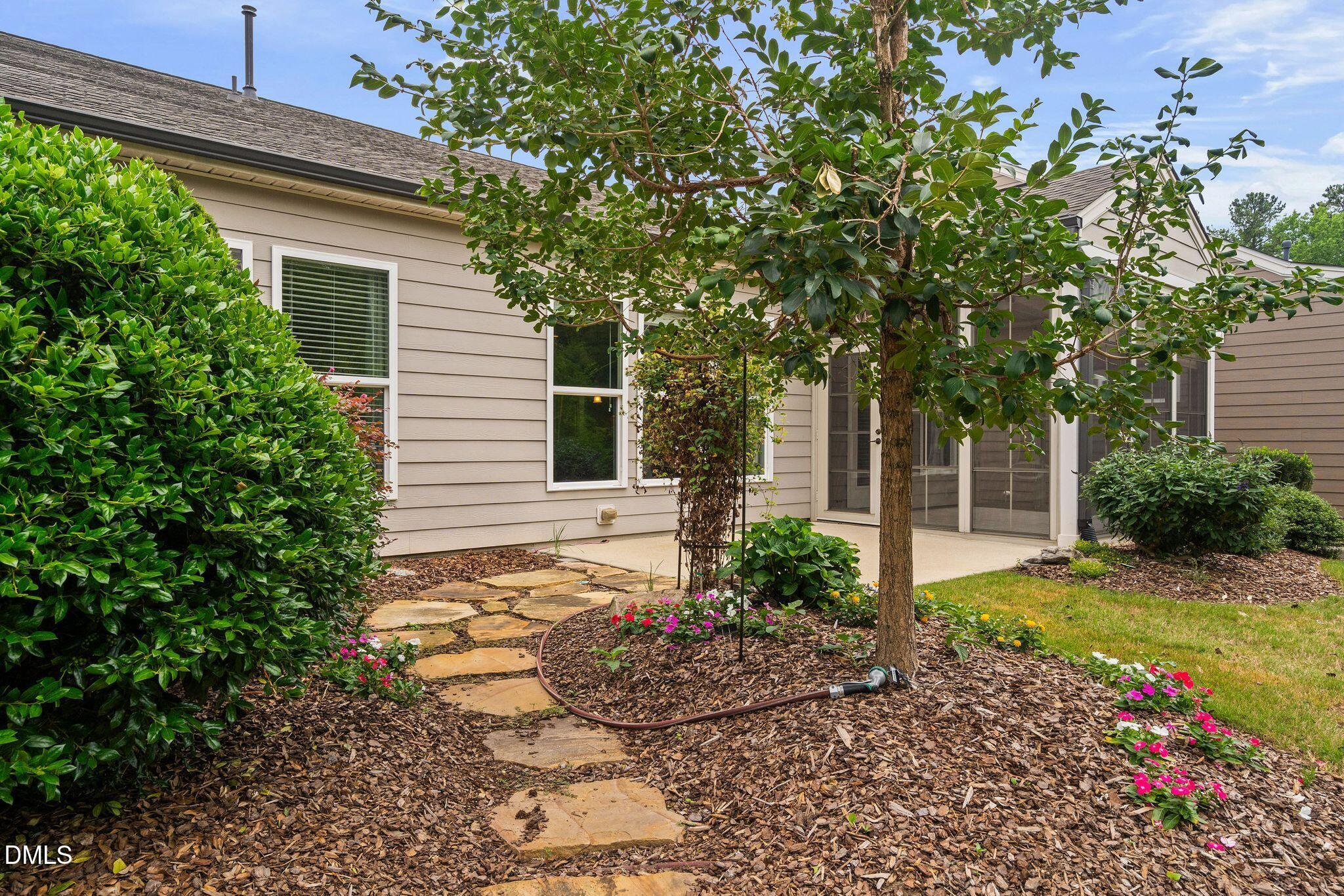 108 Gem Yarn Lane