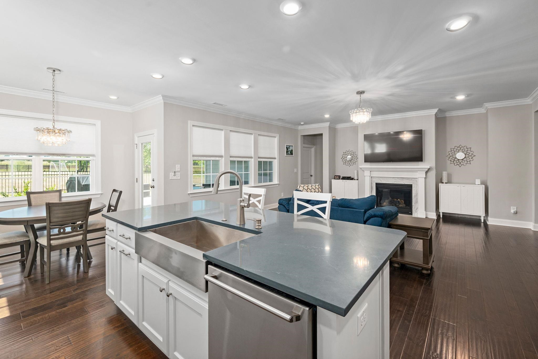 2913 Mavisbank Circle
