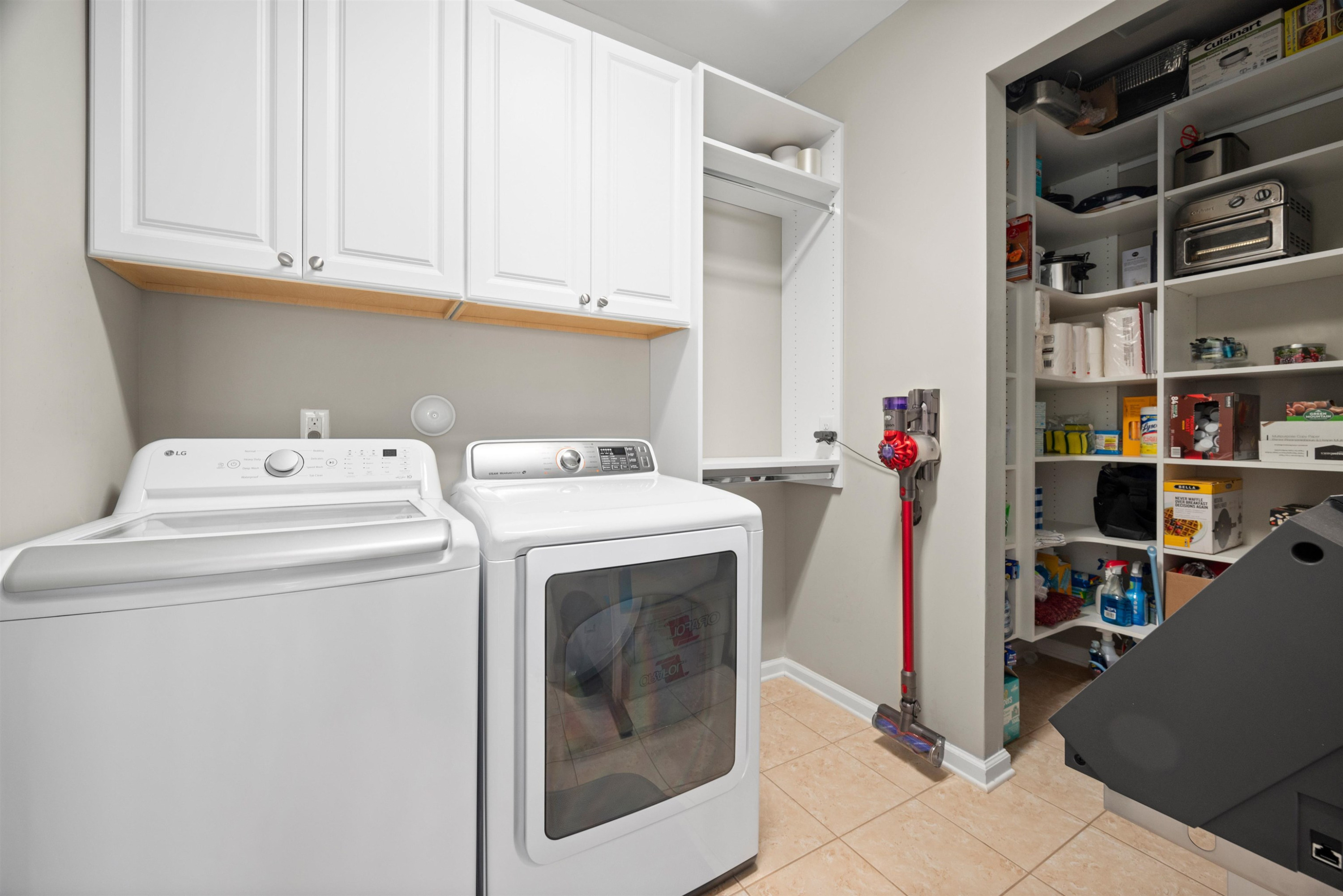 2512 Bloomsbury Manor Drive