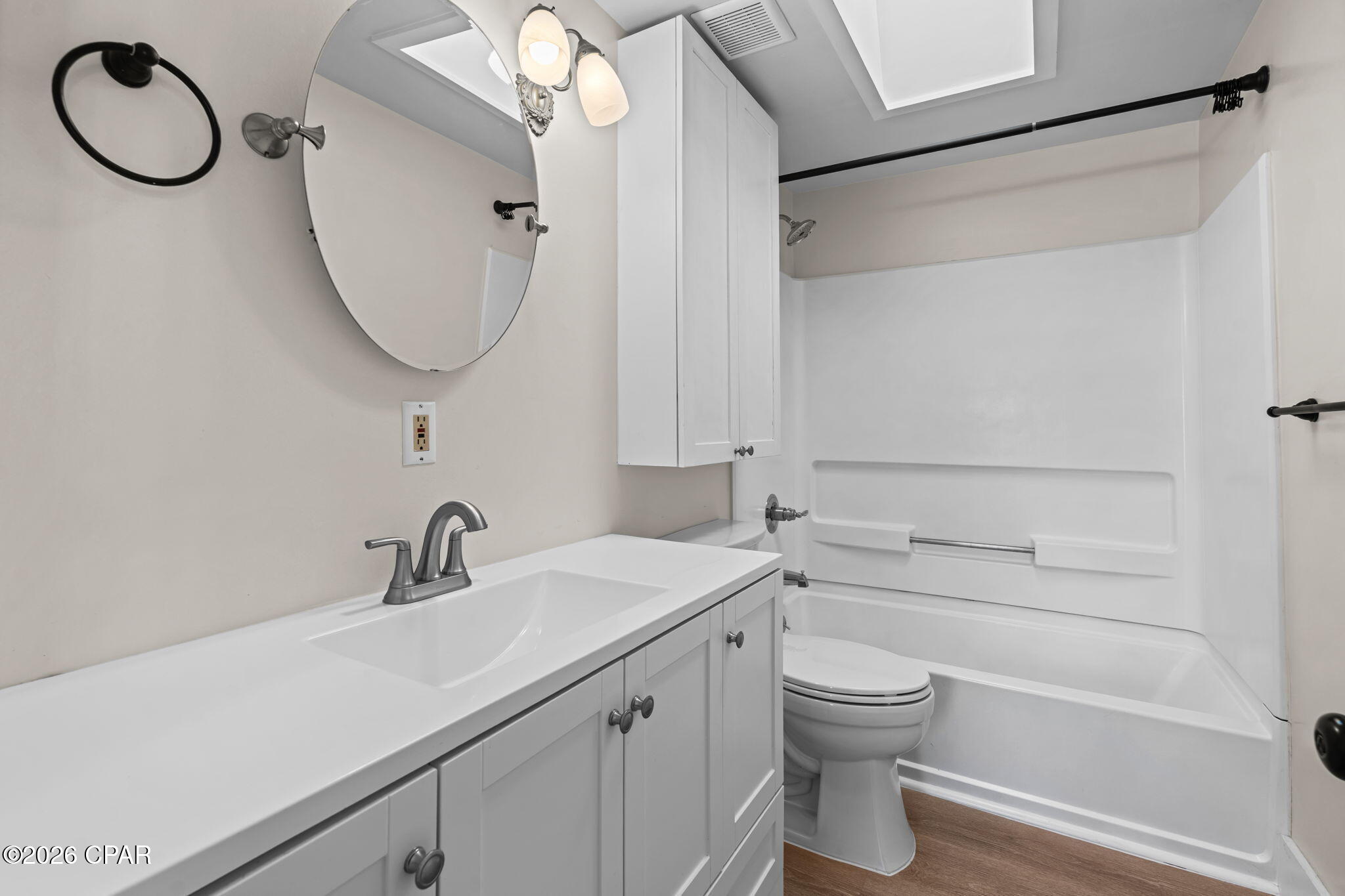 206 E 2nd Court A & B