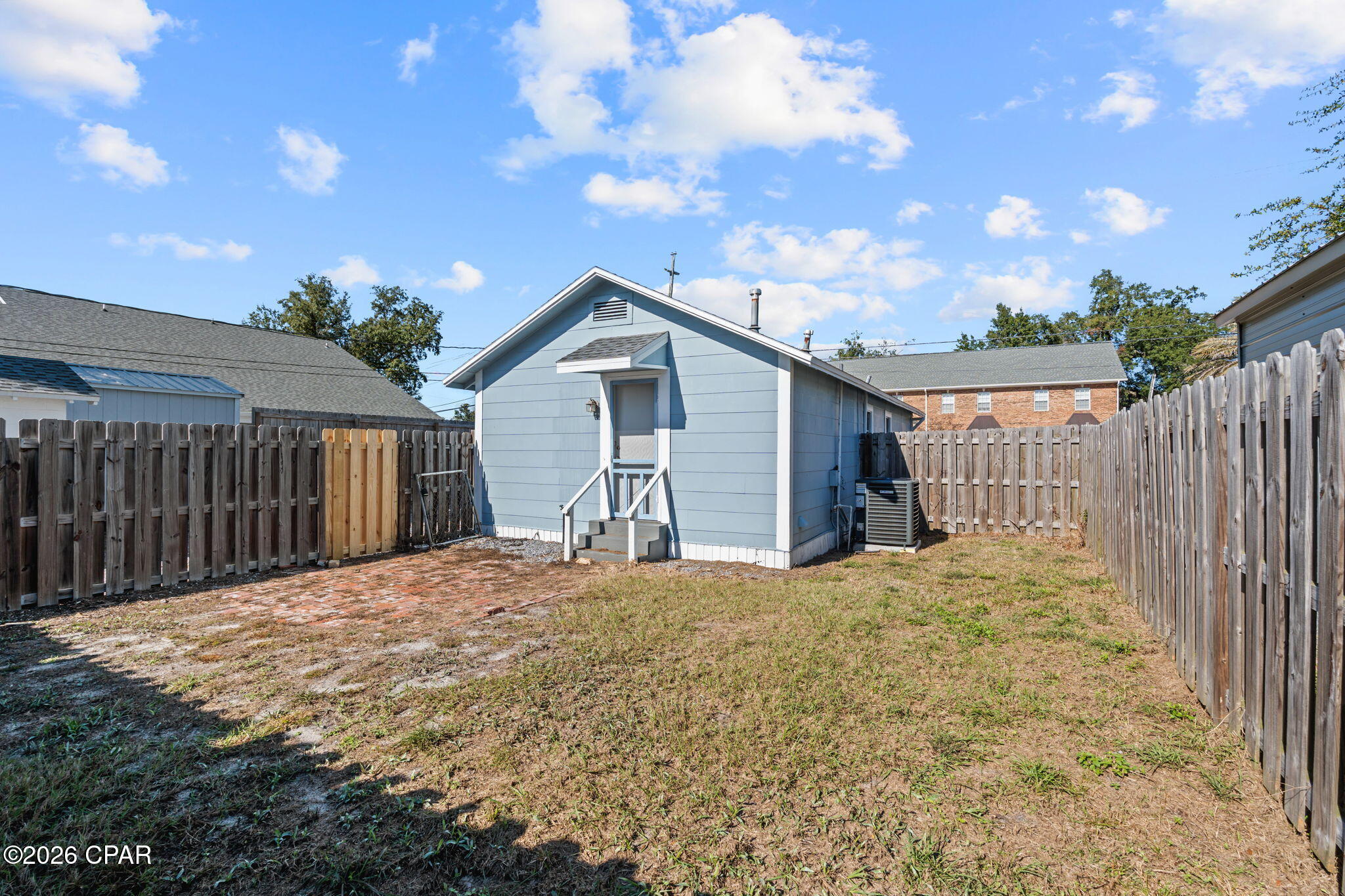 206 E 2nd Court A & B
