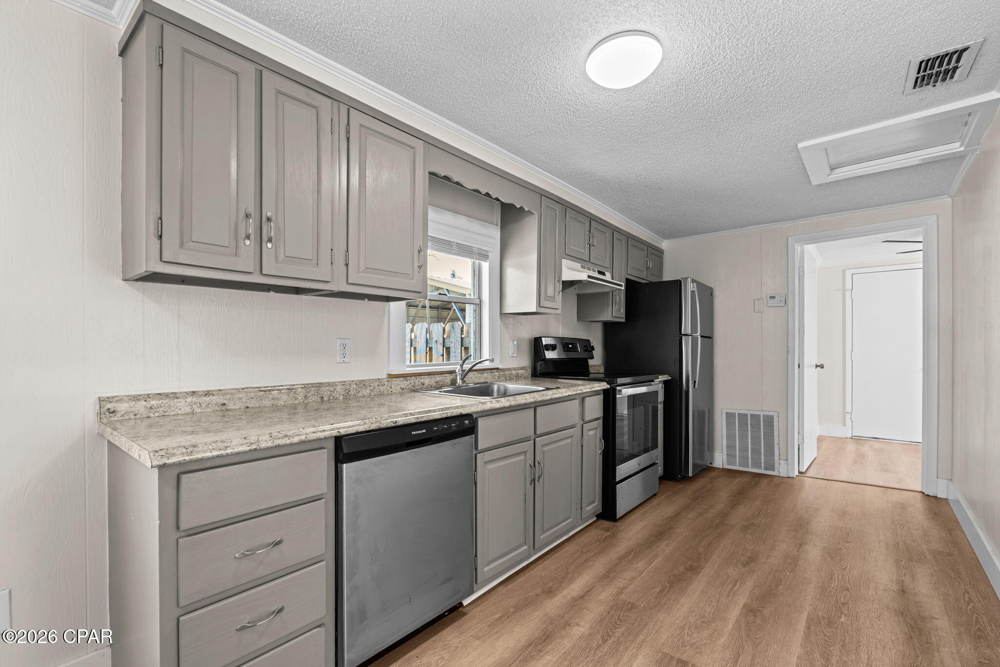 206 E 2nd Court A & B