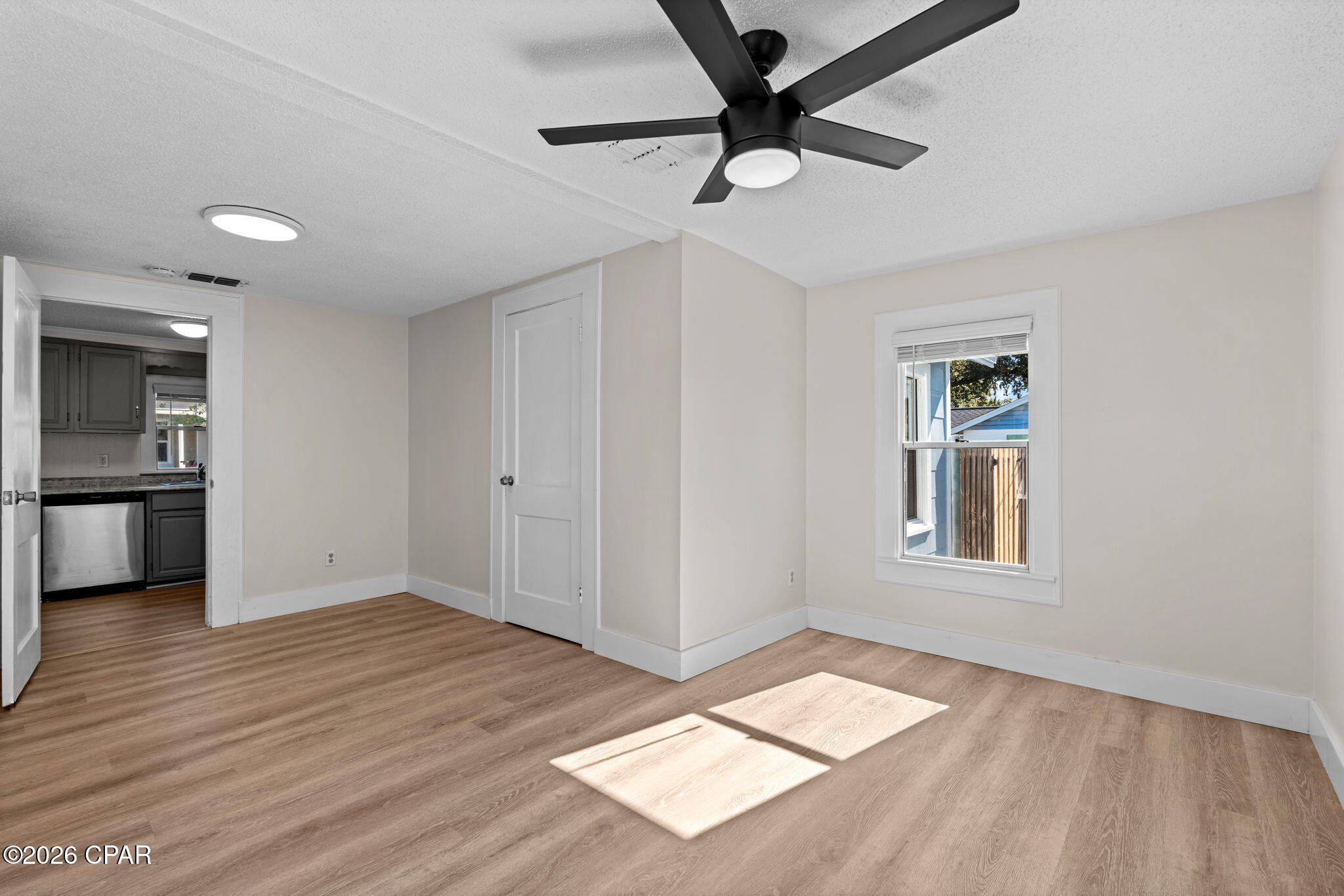 206 E 2nd Court A & B