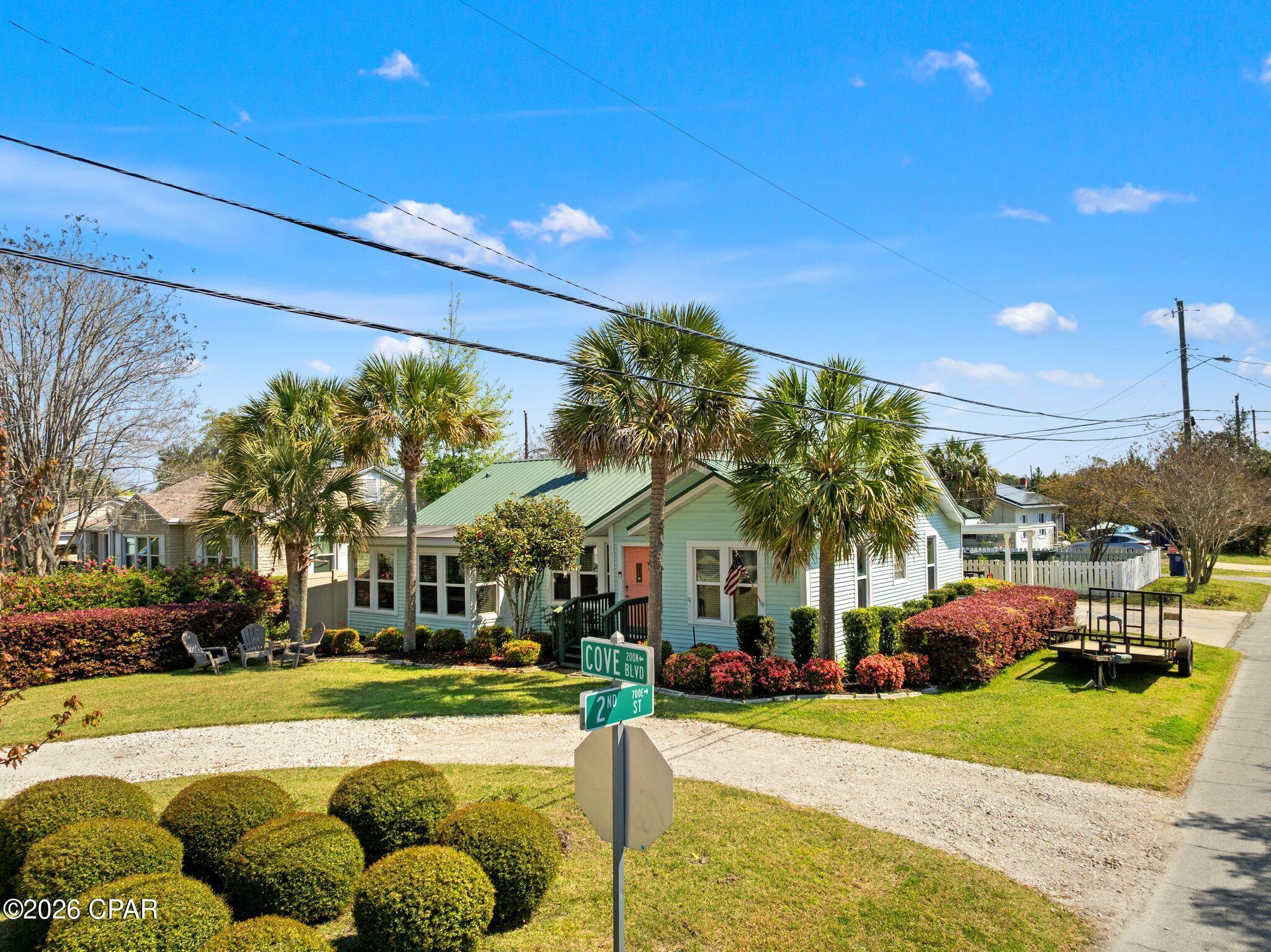 200 N Cove Boulevard