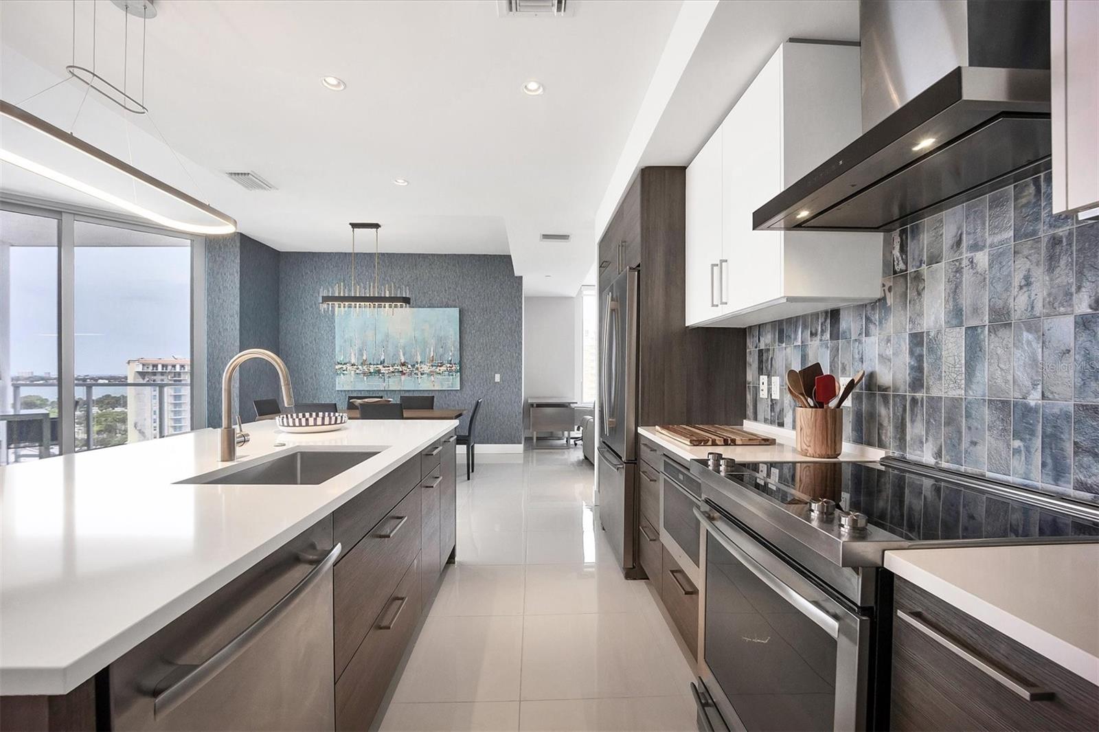 111 S PINEAPPLE AVENUE Unit: 1007