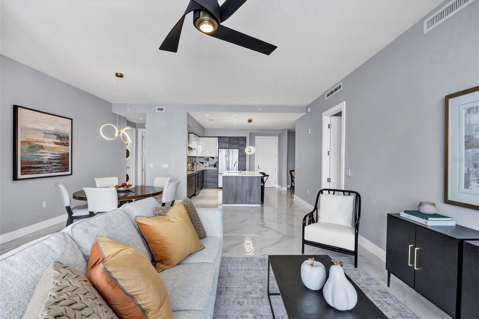 111 S PINEAPPLE AVE #1102