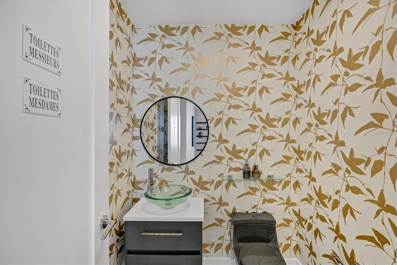 111 S PINEAPPLE AVE #1102