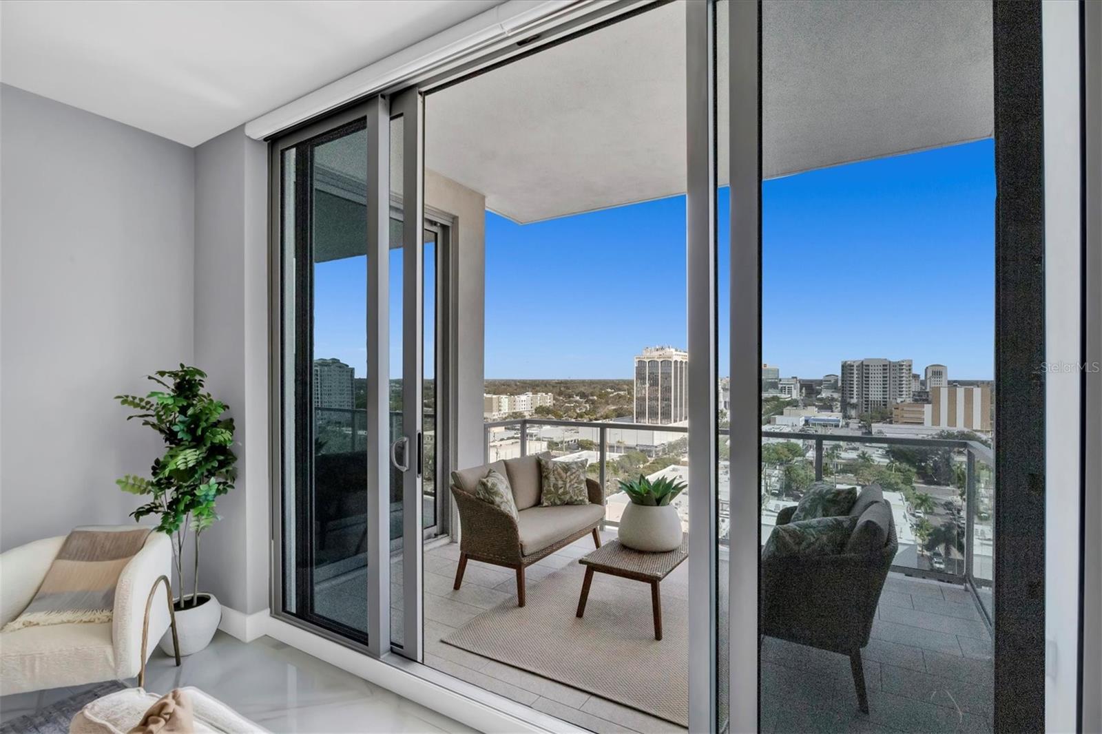 111 S PINEAPPLE AVE #1102