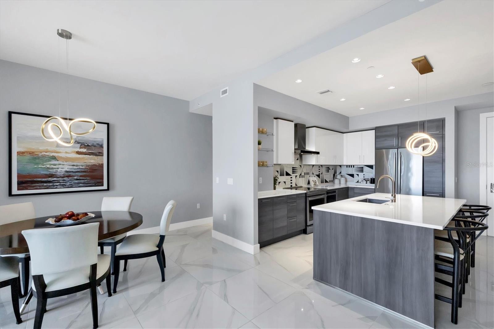 111 S PINEAPPLE AVE #1102