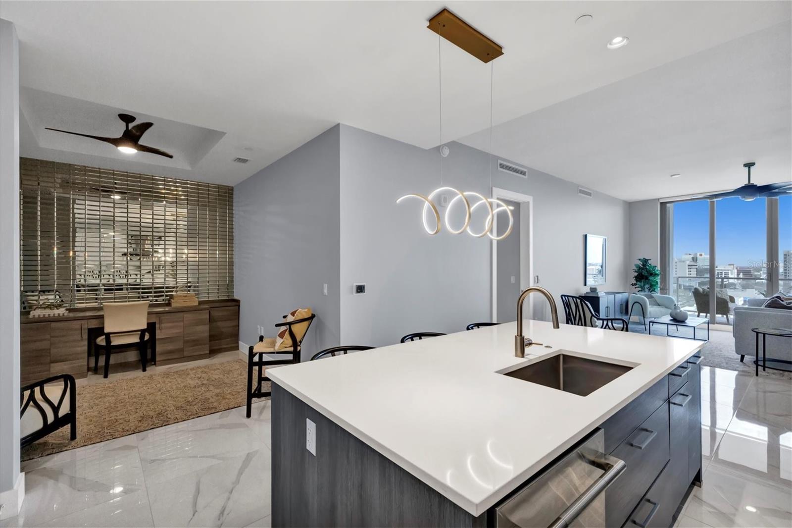 111 S PINEAPPLE AVE #1102