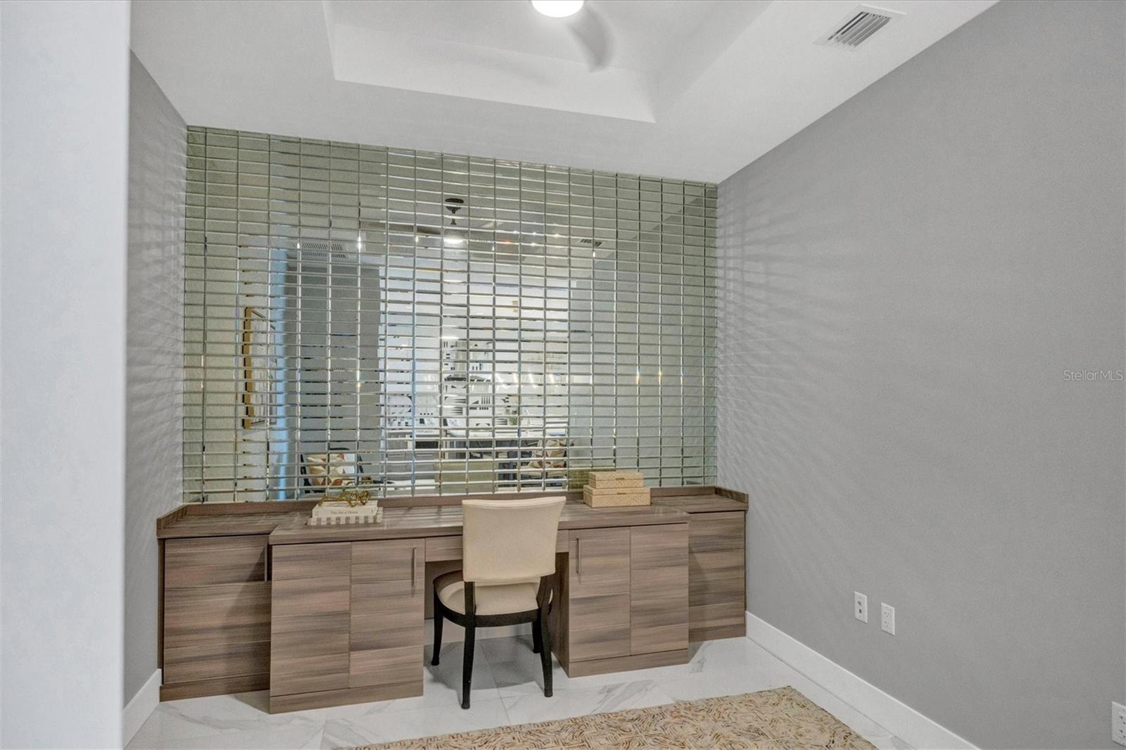 111 S PINEAPPLE AVE #1102