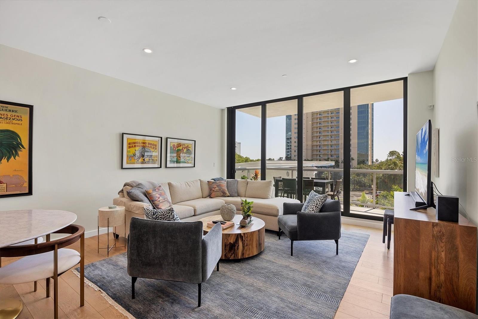 300 S PINEAPPLE AVE #302