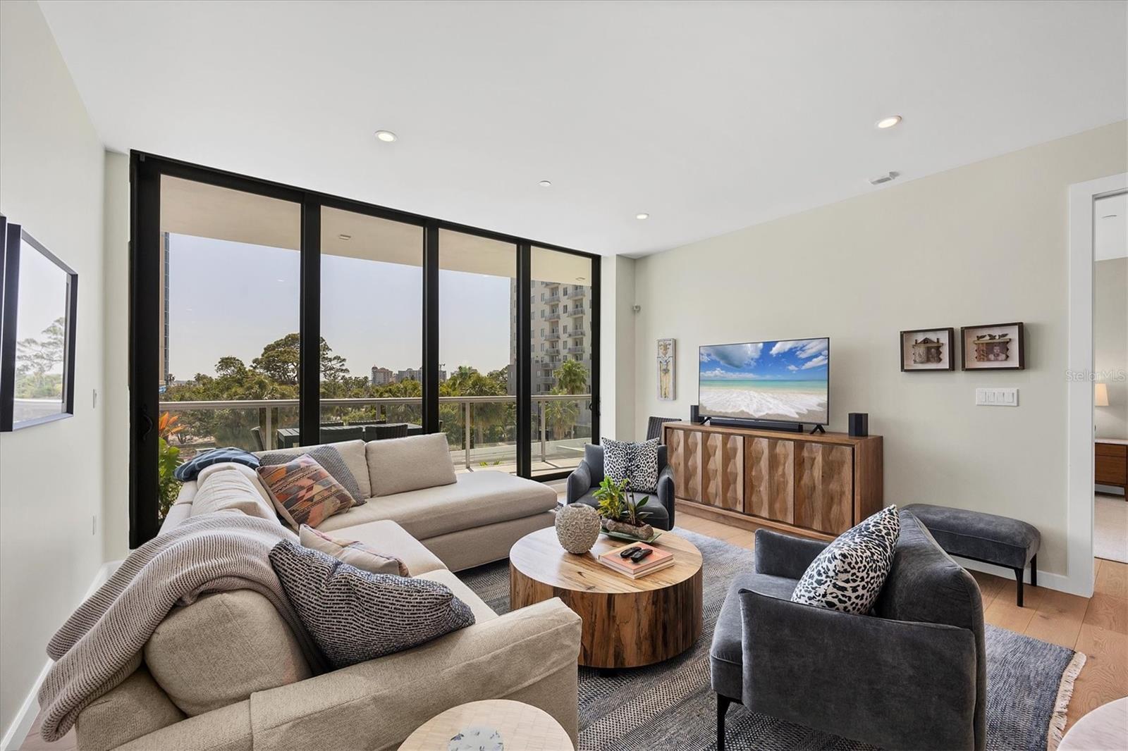 300 S PINEAPPLE AVE #302