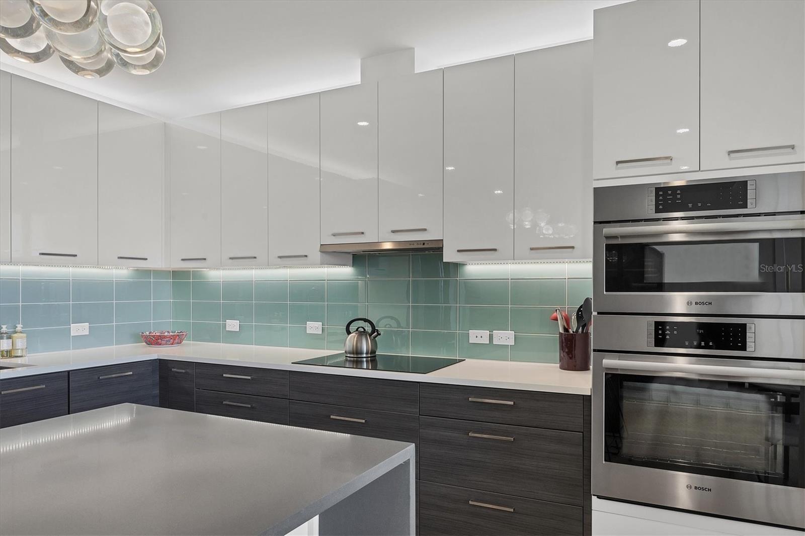 300 S PINEAPPLE AVE #302