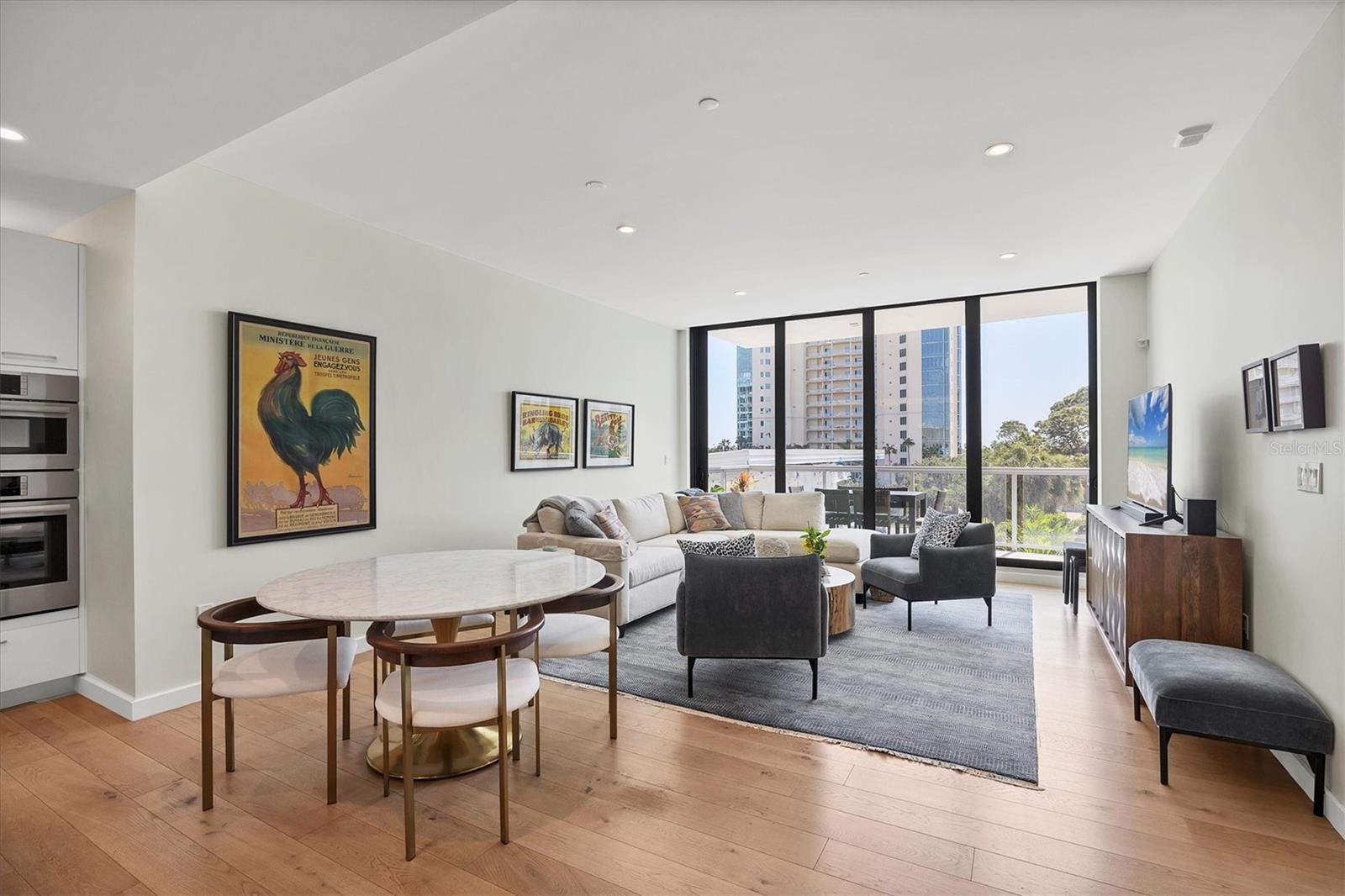 300 S PINEAPPLE AVE #302