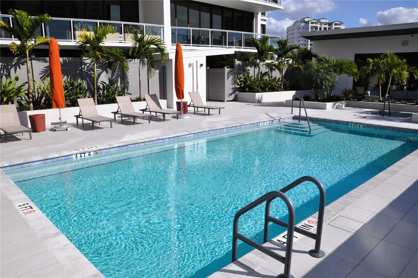 300 S PINEAPPLE AVE #302