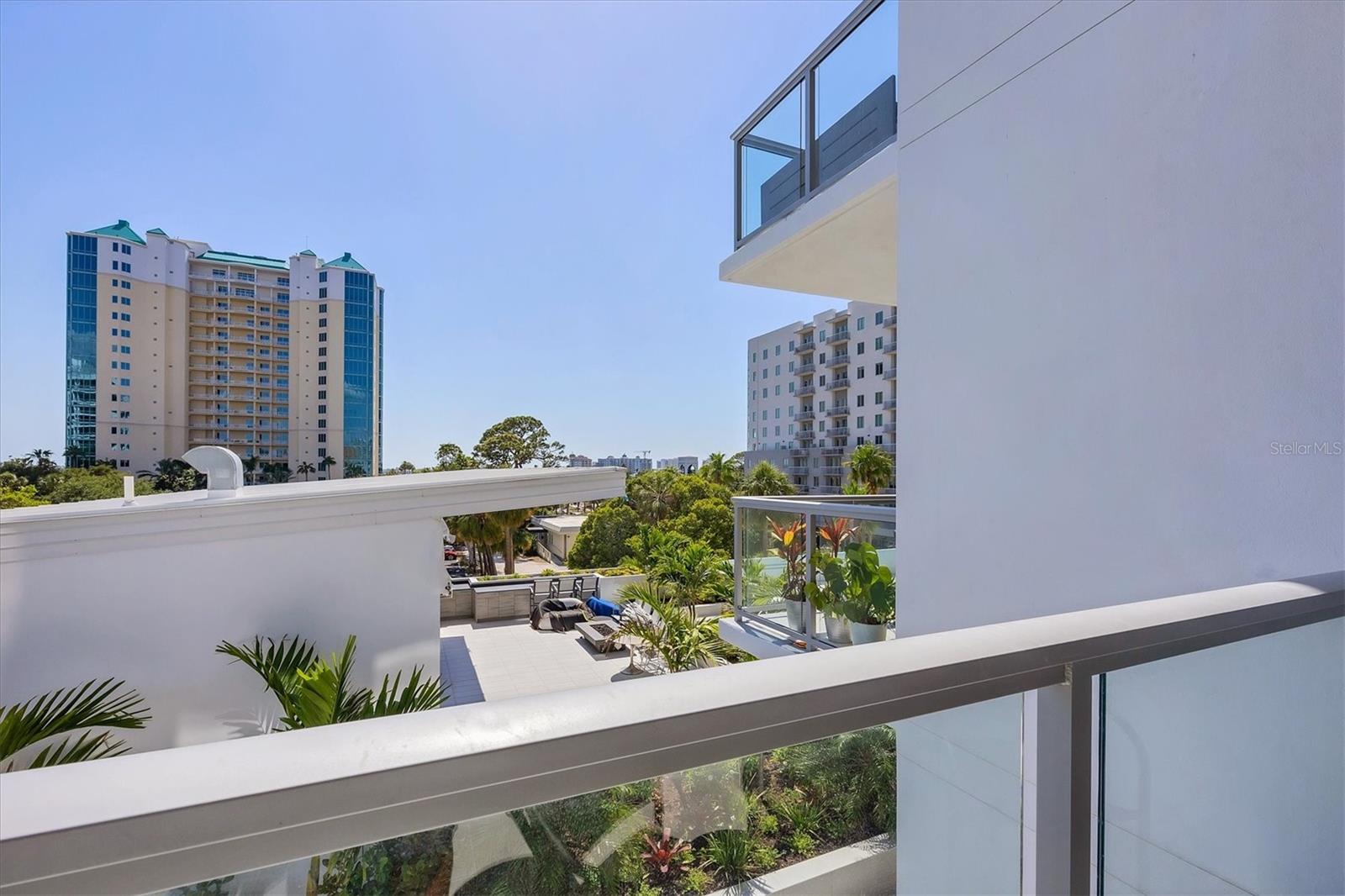 300 S PINEAPPLE AVE #302