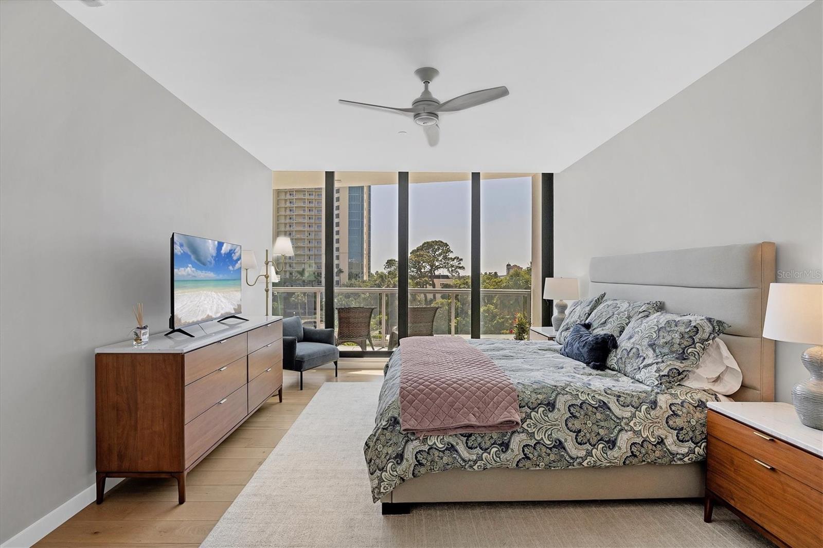 300 S PINEAPPLE AVE #302