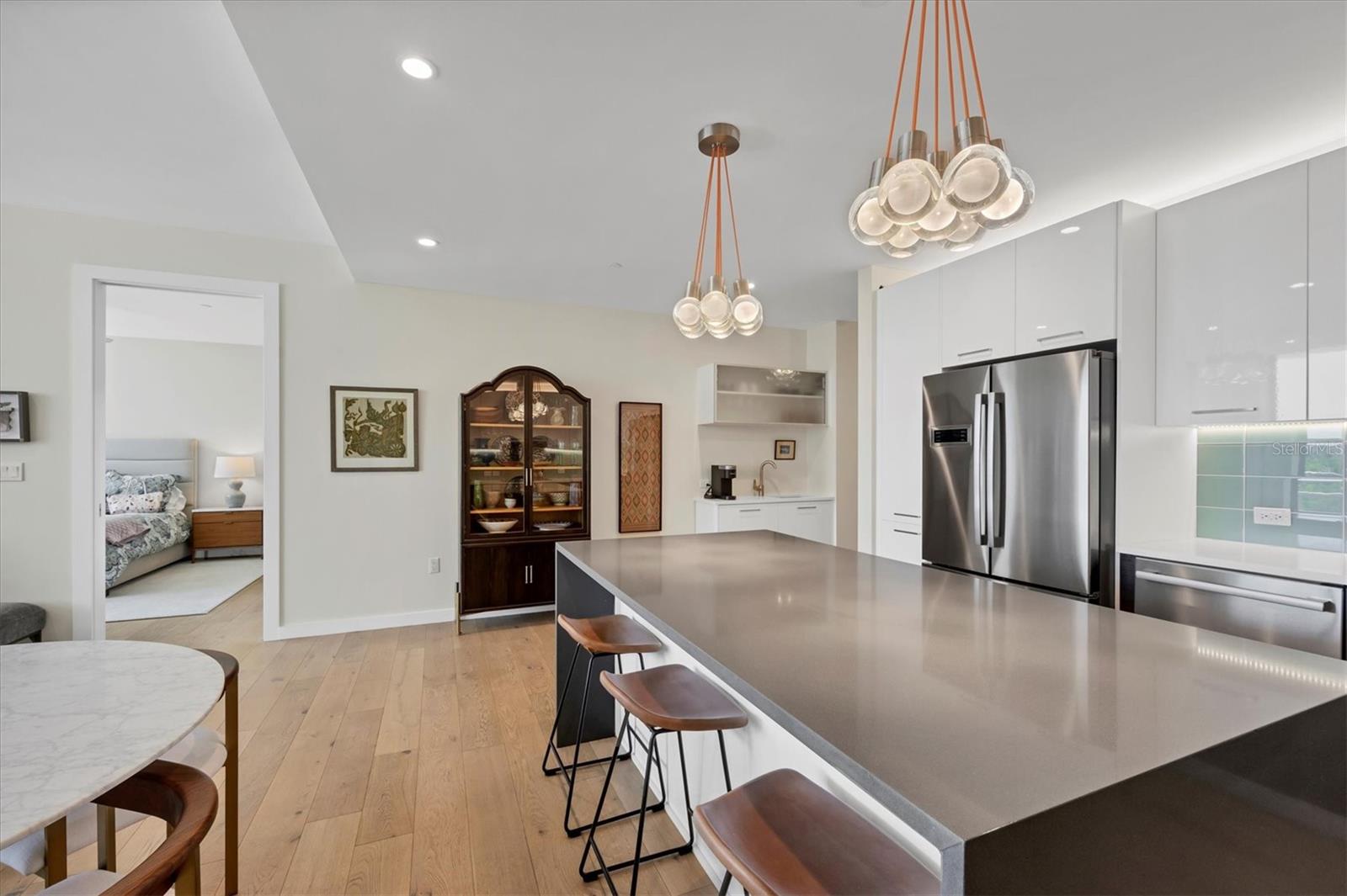 300 S PINEAPPLE AVE #302