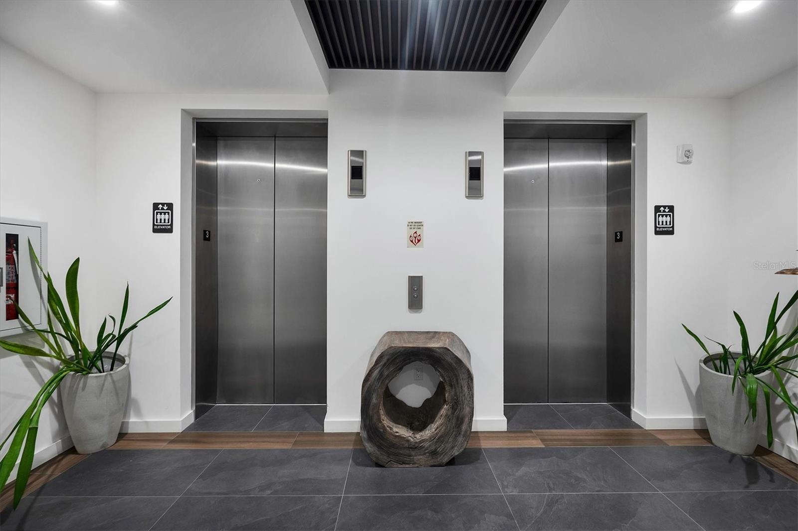 300 S PINEAPPLE AVE #302