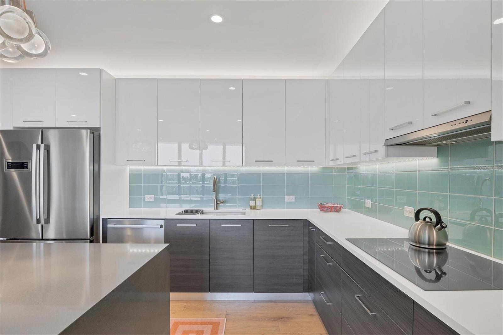 300 S PINEAPPLE AVE #302