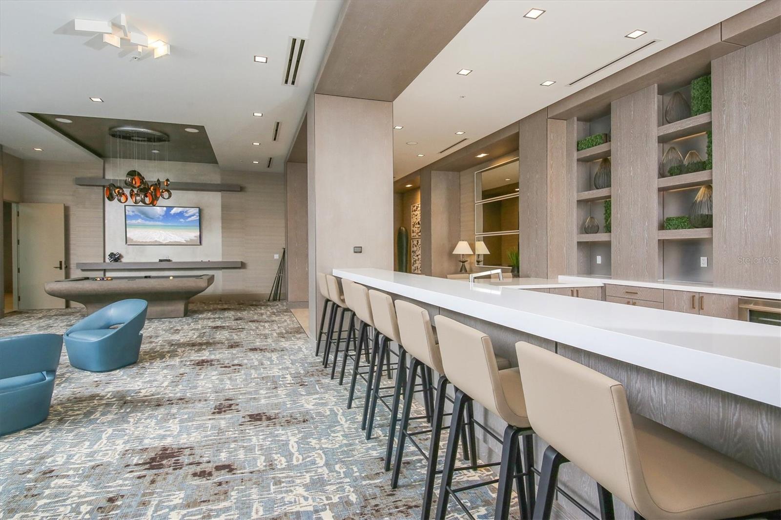 111 S PINEAPPLE AVE #816