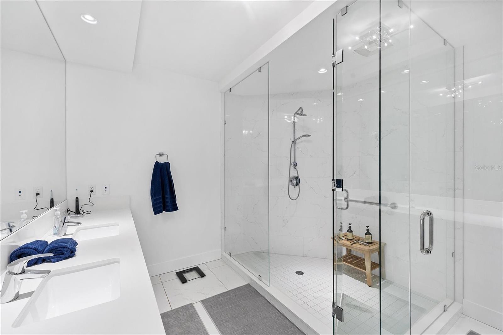 111 S PINEAPPLE AVE #816