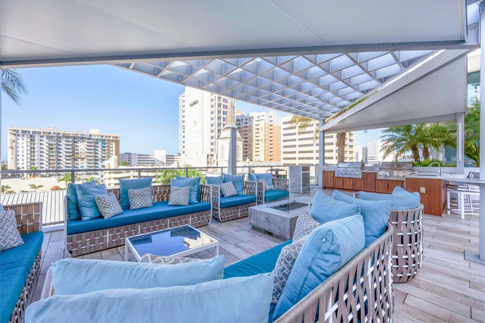 111 S PINEAPPLE AVE #816