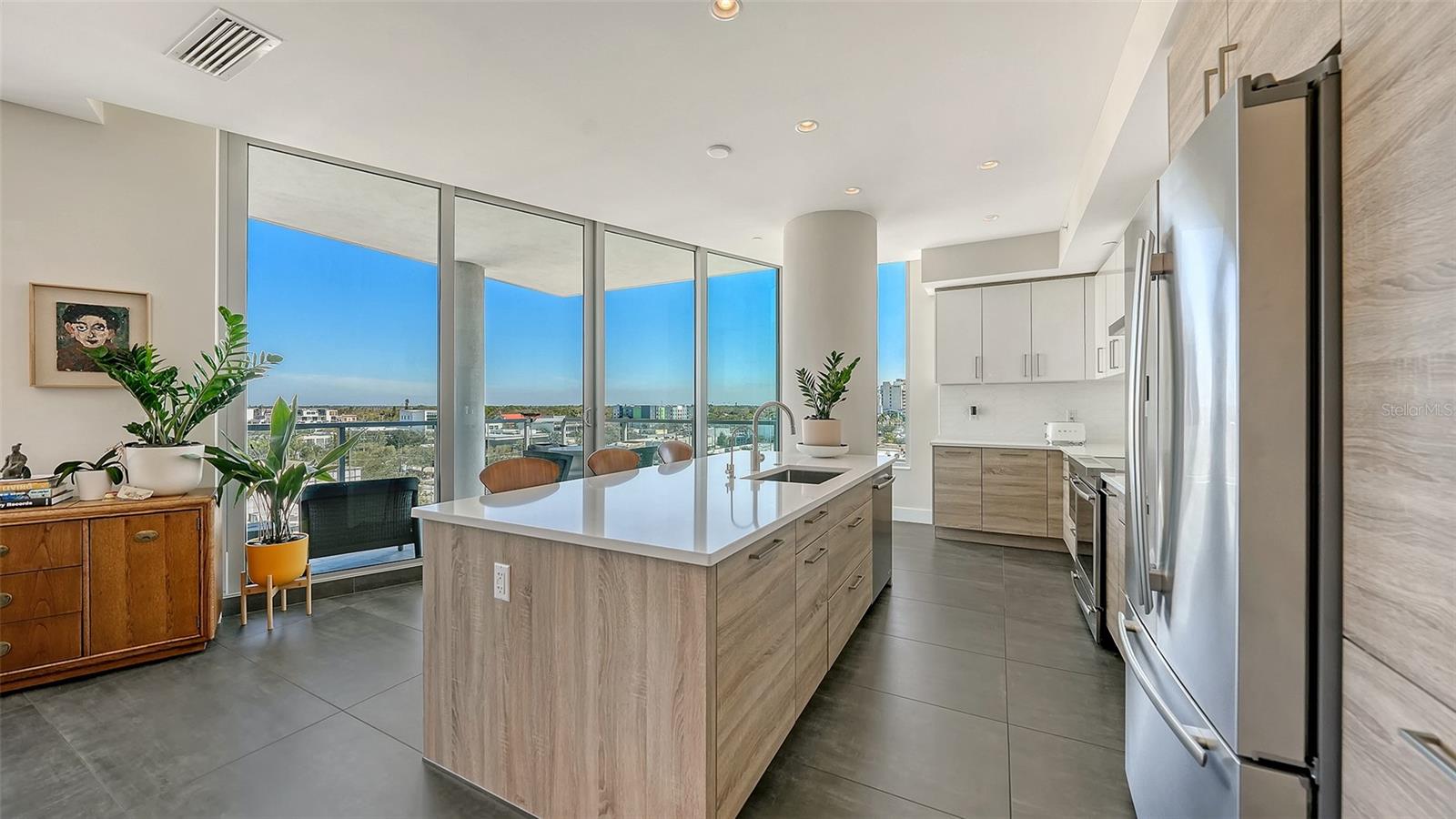 111 S PINEAPPLE AVE #601