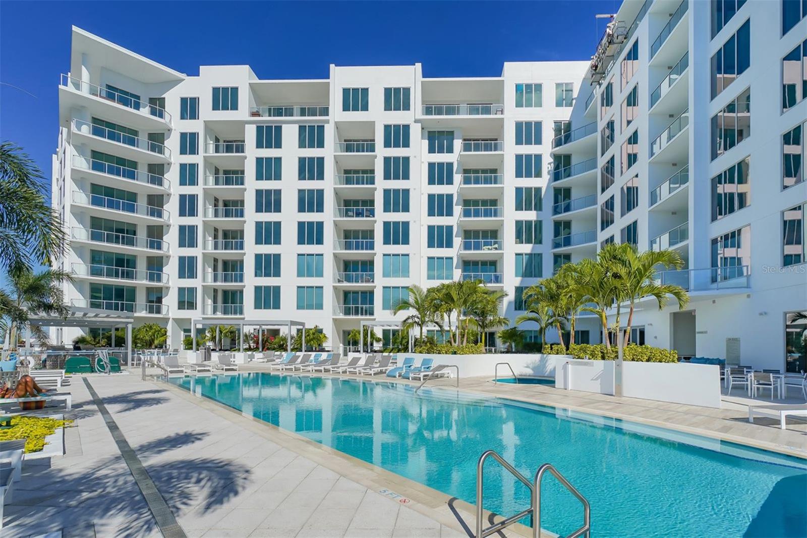 111 S PINEAPPLE AVE #601