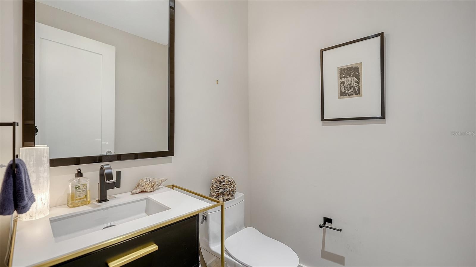 111 S PINEAPPLE AVE #601