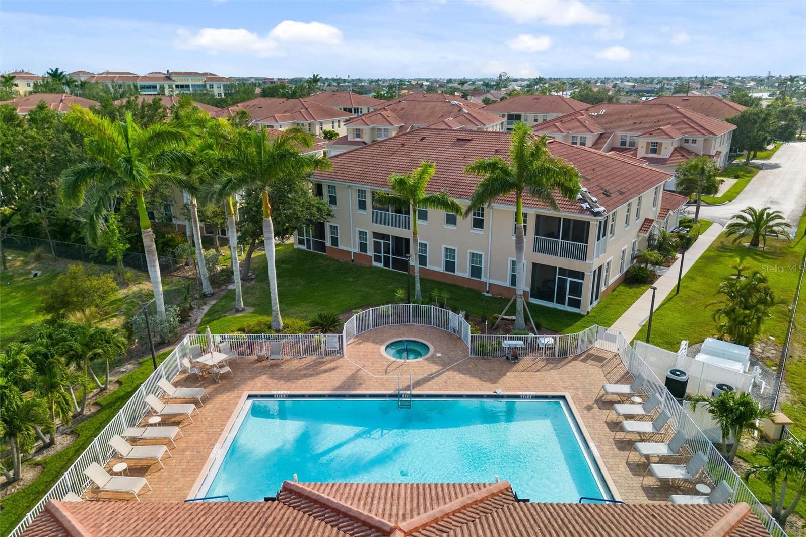 240 W END DR #1021